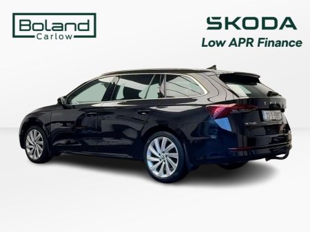2023 Skoda Octavia - view 3