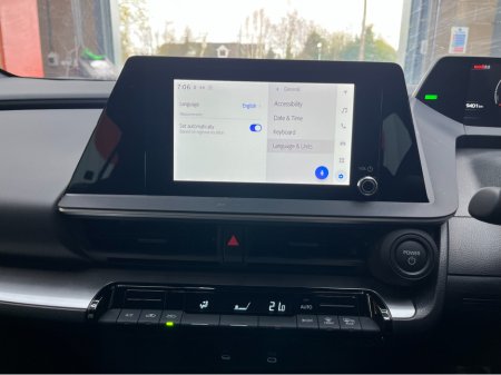 2025 Toyota Prius - thumbnail 19