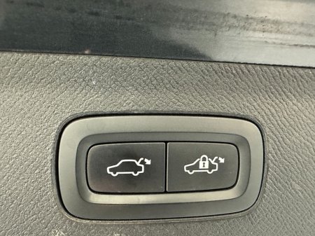 2019 Volvo XC90 R-Design PP AWD 2.0 D5 €43,400 thumbnail