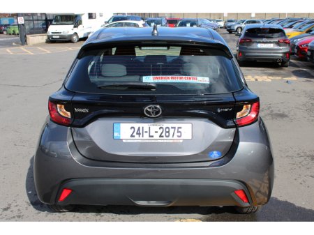 2024 Toyota Yaris - thumbnail 4