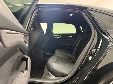 2025 Audi A6 EDITION 1 E HYBRID QUATTRO €74,990 thumbnail