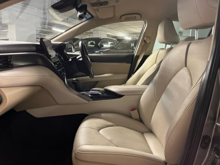 2023 Toyota Camry HYBRID PLATINUM AUTO // FULL LEATHER HEATED & COOLING ELECTRIC SEATS // BLUETOOTH // SAT-NAV // REAR CAMERA & PARK ASSIST // FULL WARRANTY €44,945 thumbnail