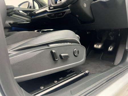 2023 Volkswagen ID.5 MAX PRO 77KWH €36,990 thumbnail
