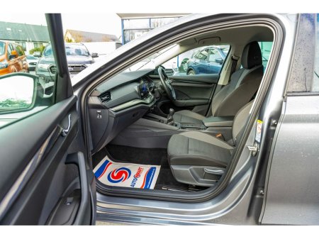 2022 Skoda Octavia 2022 Skoda OCTAVIA AMB 2.0TDI 115HP €25,950 thumbnail