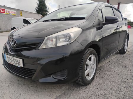 2013 Toyota Vitz - thumbnail 4