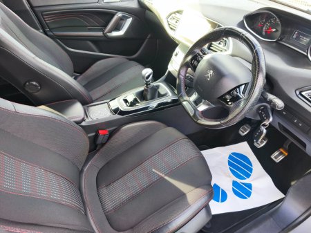 2017 Peugeot 308 - thumbnail 14