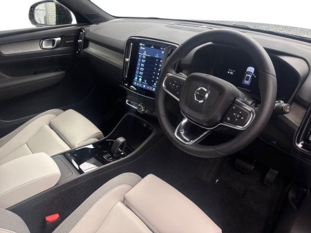 2026 Volvo EX40 - thumbnail 6