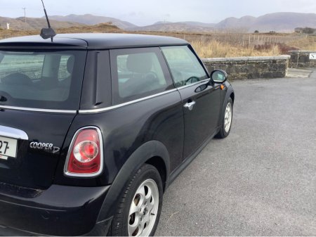 2011 MINI Hatch - thumbnail 16