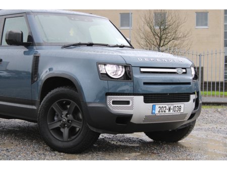 2020 Land Rover Defender - view 3