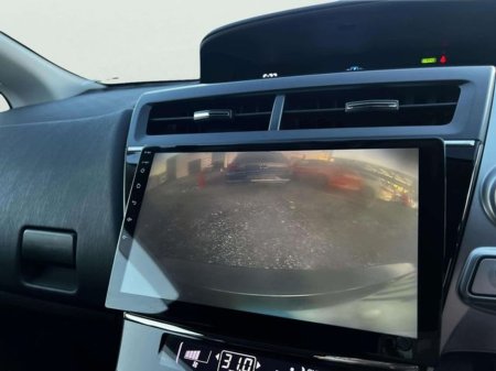 2017 Toyota Prius - thumbnail 36