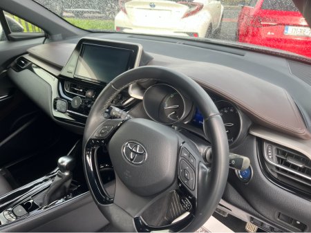 2019 Toyota C-HR - thumbnail 3