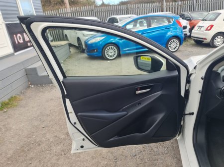 2015 Mazda Demio 1.3L Petrol Automatic (6194) €9,795 thumbnail