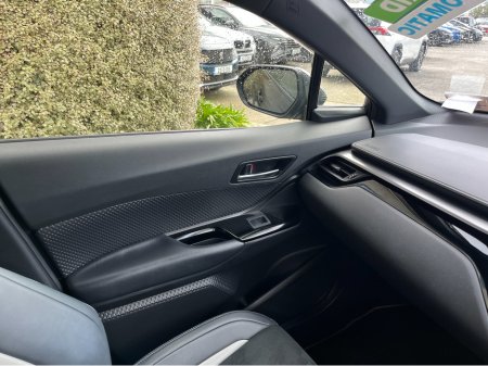 2020 Toyota C-HR - thumbnail 13