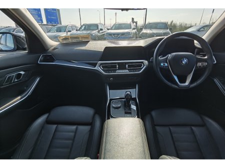 2021 BMW 3 Series - thumbnail 13