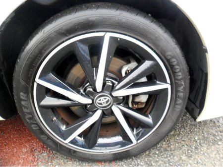 2018 Toyota Auris - thumbnail 19