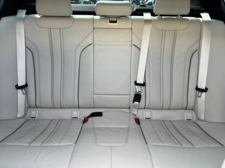 2017 BMW 5 Series - thumbnail 14