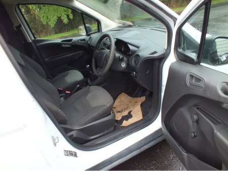 2015 Ford Transit Courier BASE TDCI €7,950 thumbnail