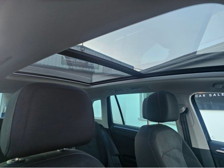 2023 Volkswagen Tiguan - thumbnail 13