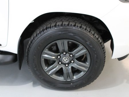 2024 Toyota Hilux - thumbnail 26