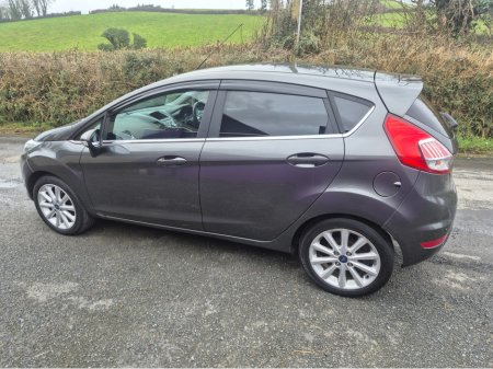 2016 Ford Fiesta - thumbnail 5