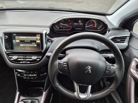 2016 Peugeot 2008 - thumbnail 11