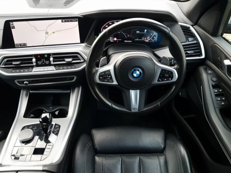 2022 BMW X5 xDrive45e xLine €63,995 thumbnail