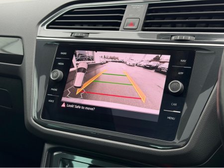 2021 Volkswagen Tiguan - thumbnail 26