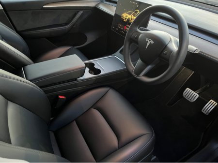 2024 Tesla Model Y - thumbnail 21