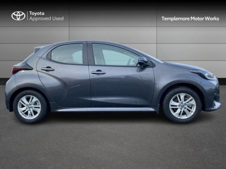 2024 Toyota Yaris YARIS 1.5 HYBRID LUNA €27,500