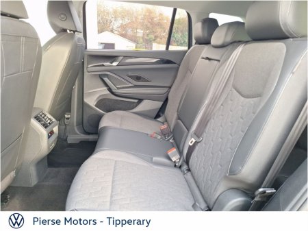 2025 Volkswagen Tayron 2.0 TDI Edition 75 150HP DSG €52,950 thumbnail