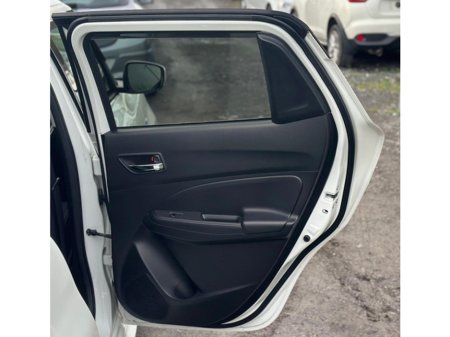 2018 Suzuki Swift - thumbnail 7