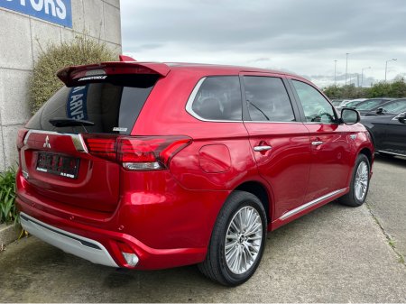2020 Mitsubishi Outlander - view 4