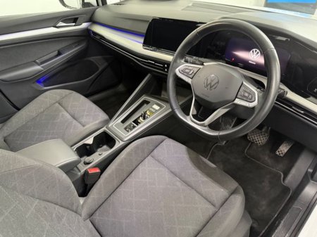 2023 Volkswagen Golf Life 1.0 TSI Mhev 110HP 5 €26,777 thumbnail