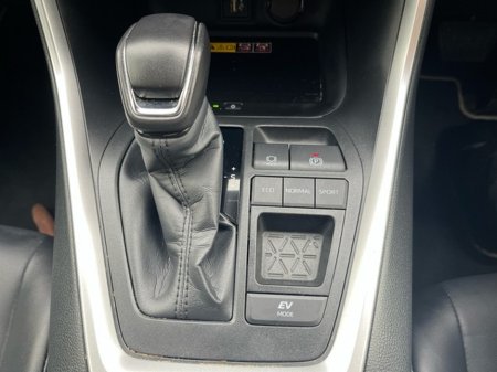 2025 Toyota Rav4 - thumbnail 16