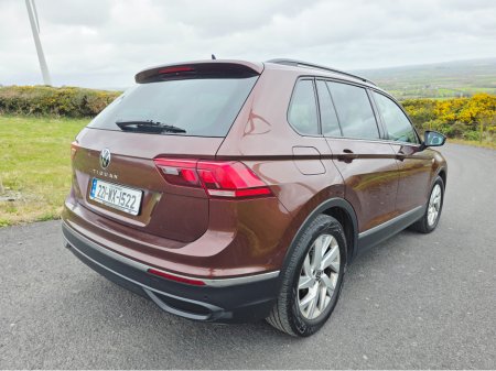 2022 Volkswagen Tiguan - thumbnail 3