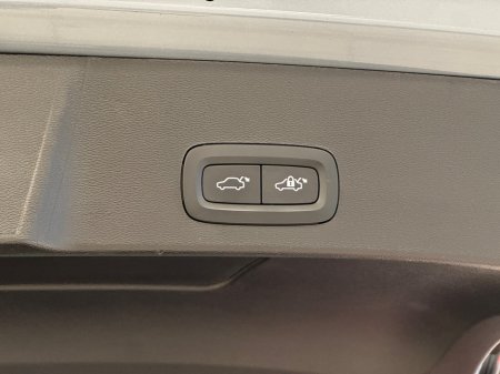 2022 Volvo XC40 BEV 231hp Ultimate €30,000 thumbnail