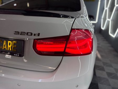 2016 BMW 3 Series - thumbnail 14