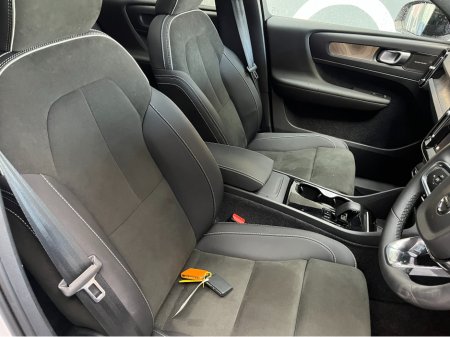 2023 Volvo XC40 - thumbnail 12