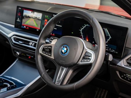 2024 BMW 3 Series - thumbnail 9