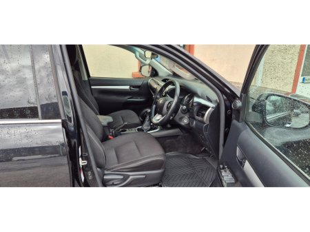 2022 Toyota Hilux - thumbnail 8