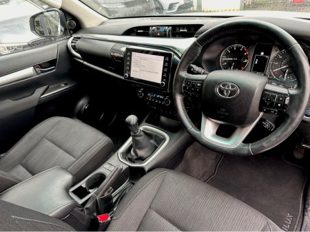 2021 Toyota Hilux - view 4
