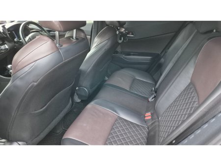 2019 Toyota C-HR Luna Sport Hybrid €19,950 thumbnail