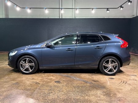 2018 Volvo V40 - thumbnail 6