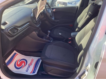 2020 Ford Fiesta - thumbnail 15