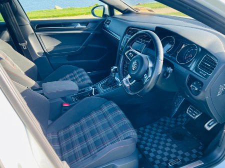 2017 Volkswagen Golf - thumbnail 15