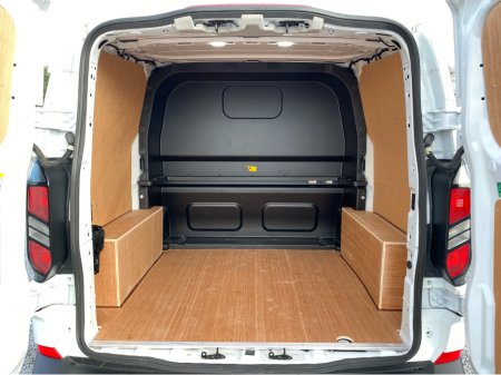 2025 Ford Transit Custom Crewcab SWB PHEV 232BHP Auto thumbnail