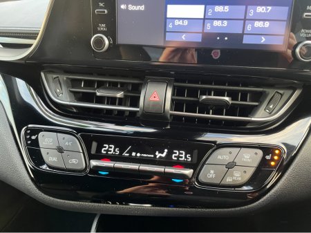 2023 Toyota C-HR SOL MODELLISTA AUTOMATIC HYBRID 1.8 PETROL //360 PARKING CAMERAS//ADAPTIVE CRUISE CONTROL//HALF LEATHER HEATED SEATS//KEYLESS ENTRY// €29,950 thumbnail