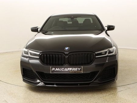 2022 BMW 5 Series - photo 2