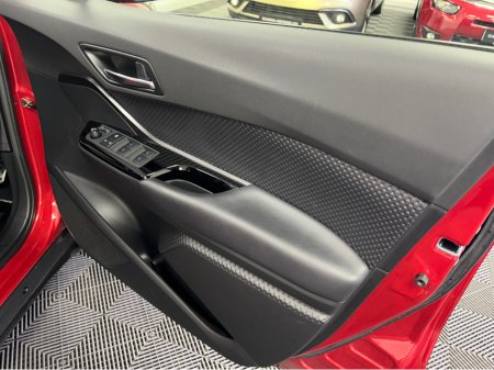 2020 Toyota C-HR - thumbnail 7