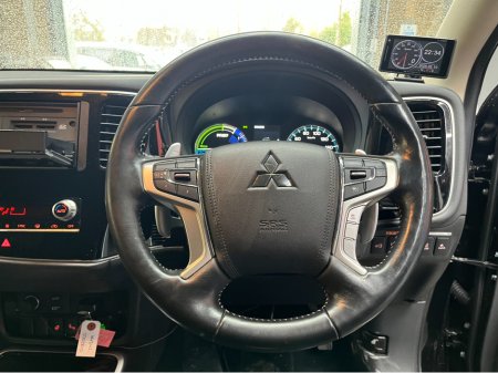 2020 Mitsubishi Outlander €23950! 2020 MITSUBISHI OUTLANDER PHEV G 2.4 AUTOMATIC / CRUISE CONTROL / 360° PARKING CAMERA / ELECTRIC HEATED SEATS / PADDLE SHIFTERS / HEATED STEERING WHEEL €23,950 thumbnail